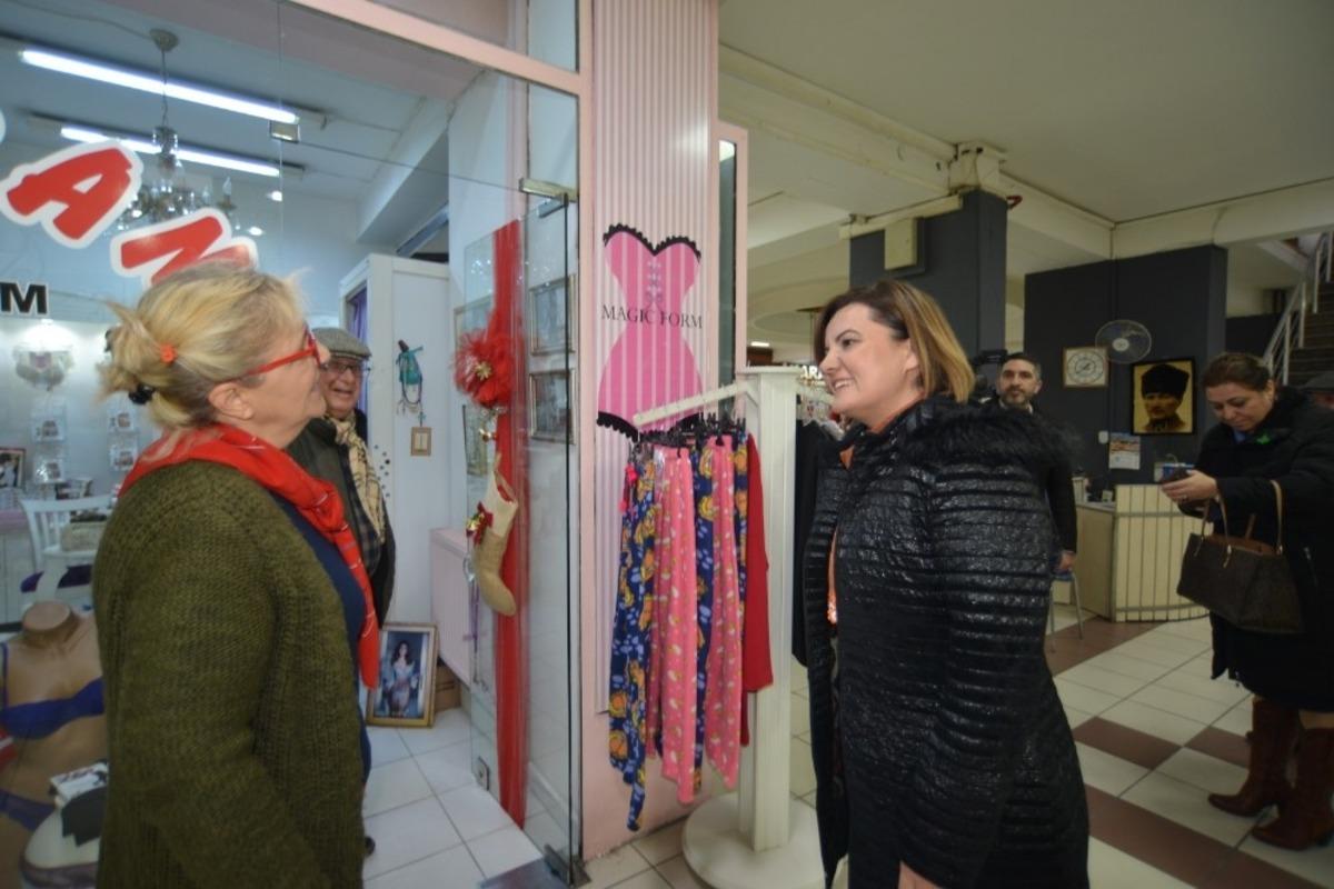 Başkan H&uuml;rriyet&rsquo;ten vatandaşa yılbaşı alışverişi &ccedil;ağrısı