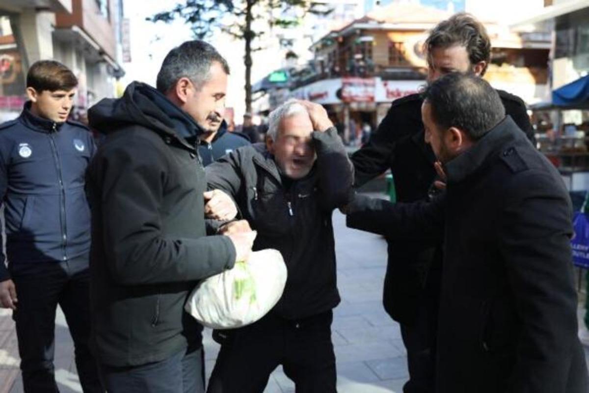 Zabıta ekiplerine yakalanan dilenci  'İmdat, beni bırakın' diye ağladı