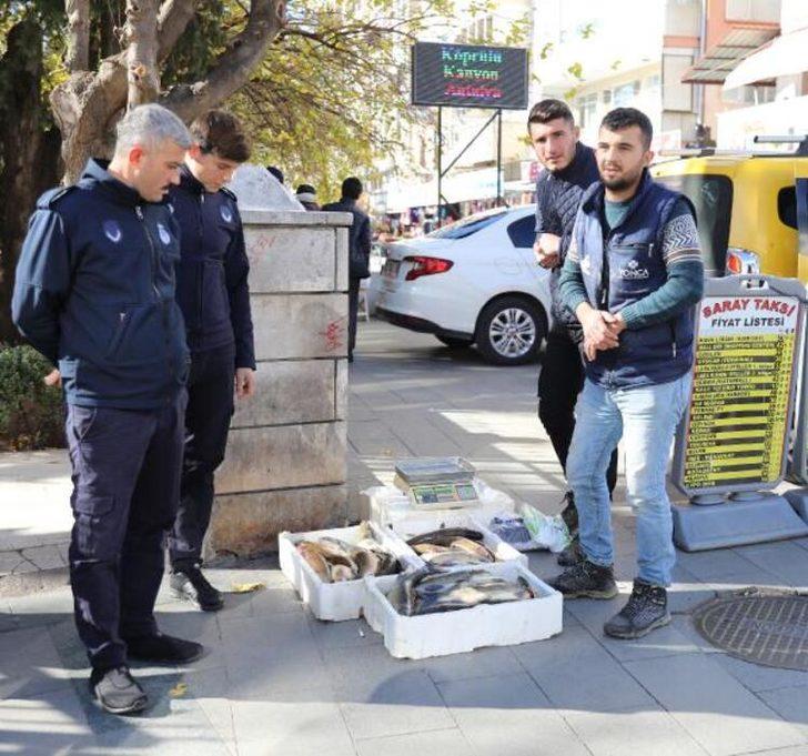 Zabıta ekiplerine yakalanan dilenci  'İmdat, beni bırakın' diye ağladı G1