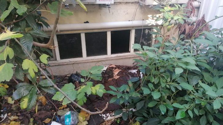 Tavanı delip kuyumcudan 18 kilo altını çaldılar G4