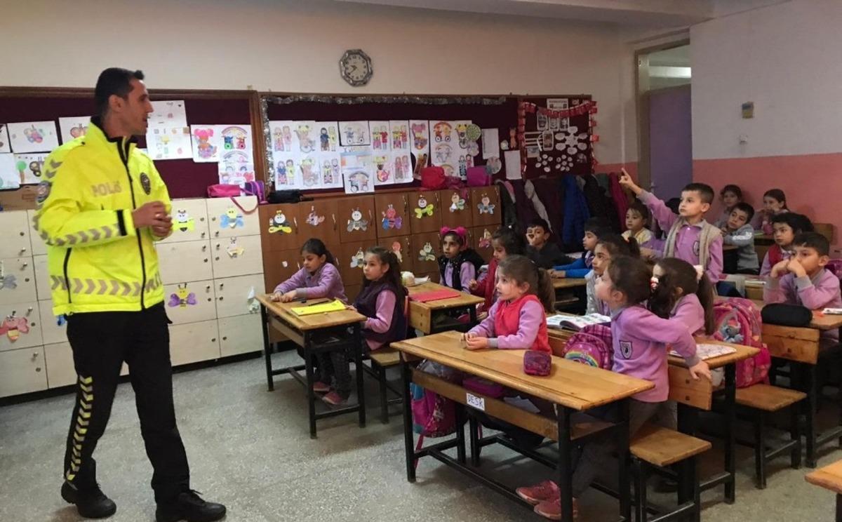 Aydın&rsquo;da 294 &ccedil;ocuk &lsquo;Trafik Dedektifi&rsquo; oldu