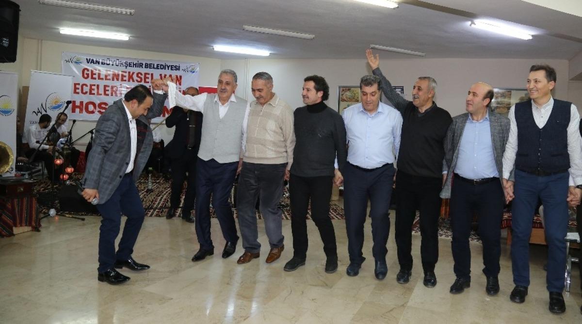 Van&rsquo;da geleneksel oturma gecesi