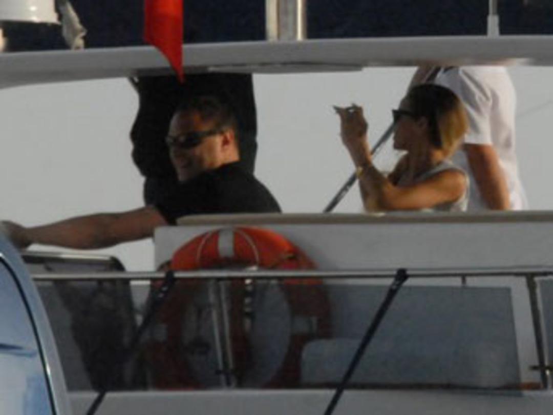 Rihanna İn&ouml;n&uuml;'de fırtına gibi