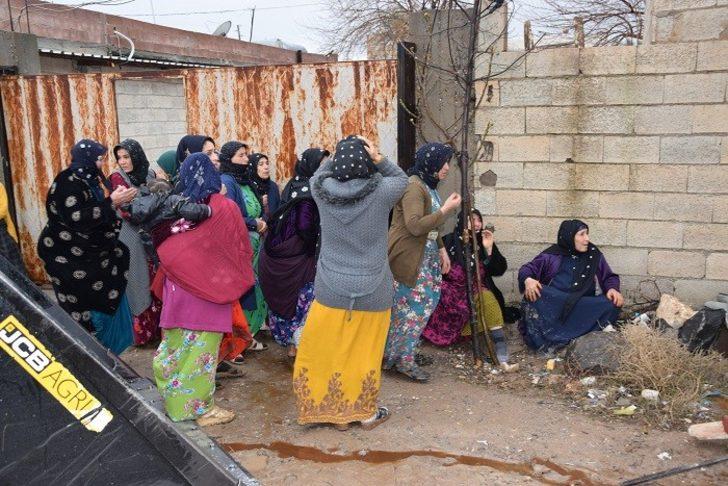 Şanlıurfa'da kontrolden çıkan TIR markete girdi G2