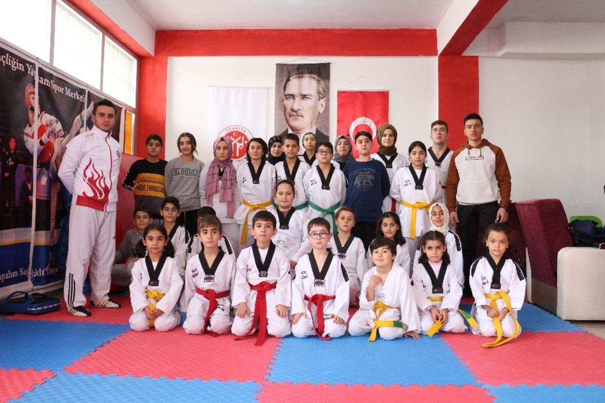 Tekvandoculardan ihtiya&ccedil; sahipleri i&ccedil;in mavi kapak kampanyası