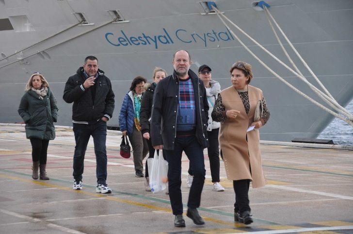 Kuşadası Limanı, 2019 sezonunun son kruvaziyer gemisini ağırladı G4