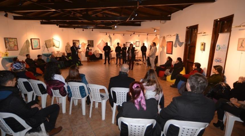 &Uuml;niversite &ouml;ğrencileri yeteneklerini sergiledi