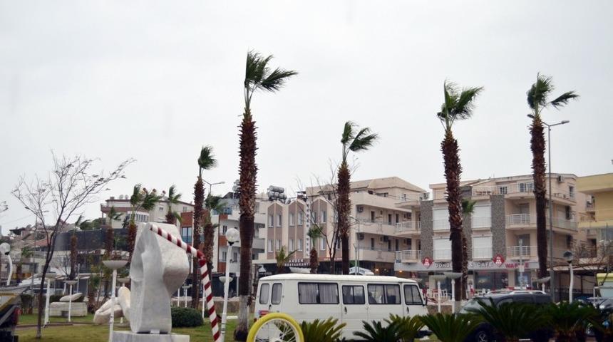 Kuvvetli fırtınaya karşı vatandaşlar uyarıldı