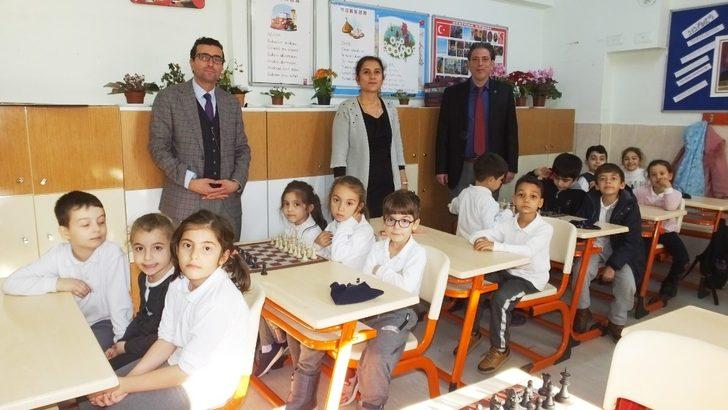 Burhaniye’de satranç kursu ilgi gördü G2