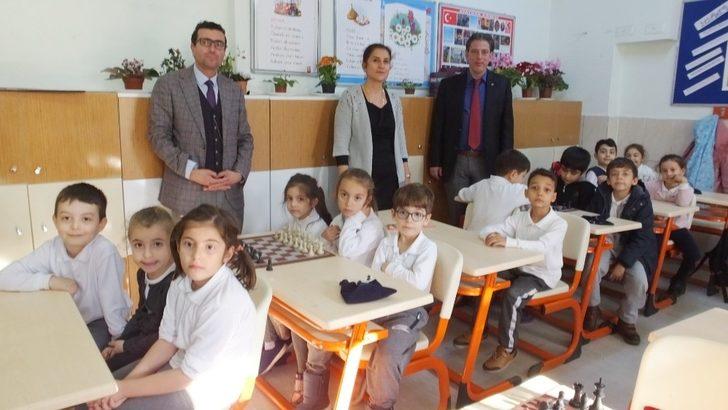 Burhaniye’de satranç kursu ilgi gördü G3