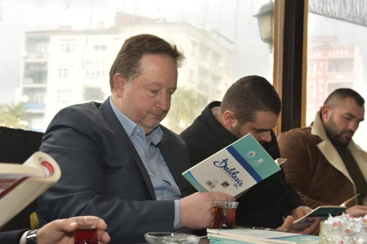 Karesi&rsquo;de &rsquo;kitap sizden &ccedil;aylar bizden&rsquo; etkinliği
