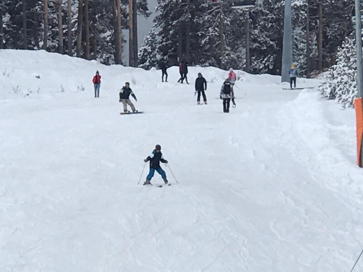 Sarıkamış Kayak Merkezi&rsquo;nde hafta sonu yoğunluğu