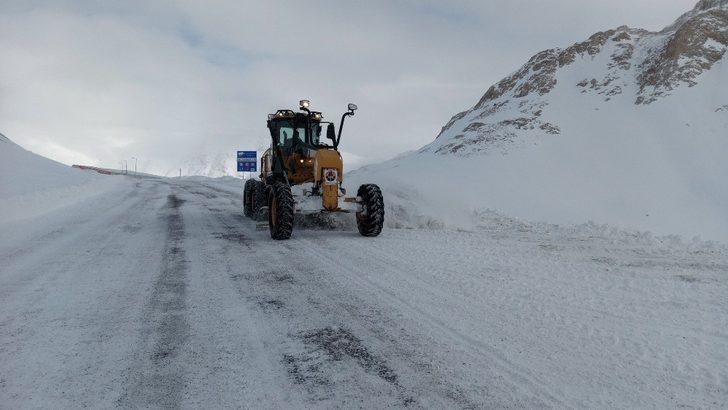 3 bin rakımda karla mücadele G4