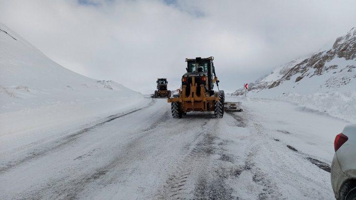 3 bin rakımda karla mücadele G5