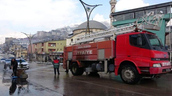 Şemdinli’de yol yıkama çalışması G2