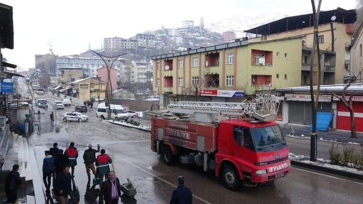 Şemdinli’de yol yıkama çalışması G3
