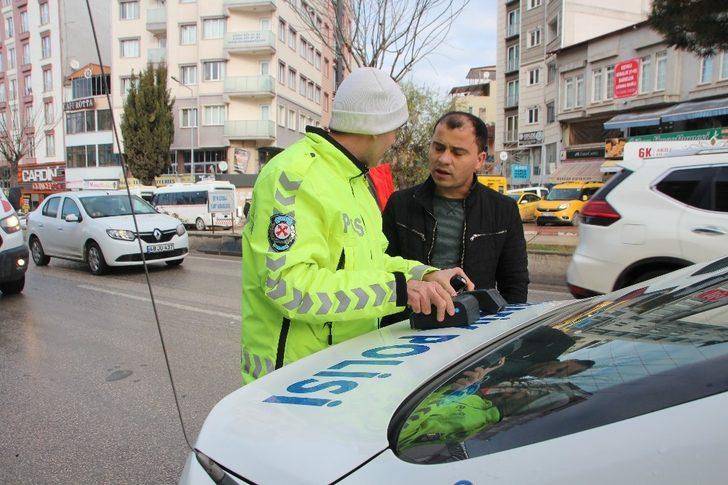 Bilecik’te motosiklet park halindeki araca çarptı: 1 yaralı G4