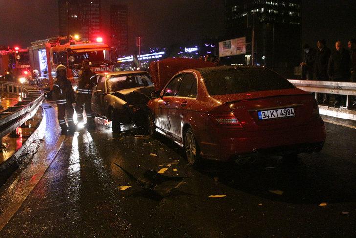 İstanbul'da feci kaza! Ters yöne giren lüks araç otoyolu savaş alanına çevirdi! G2