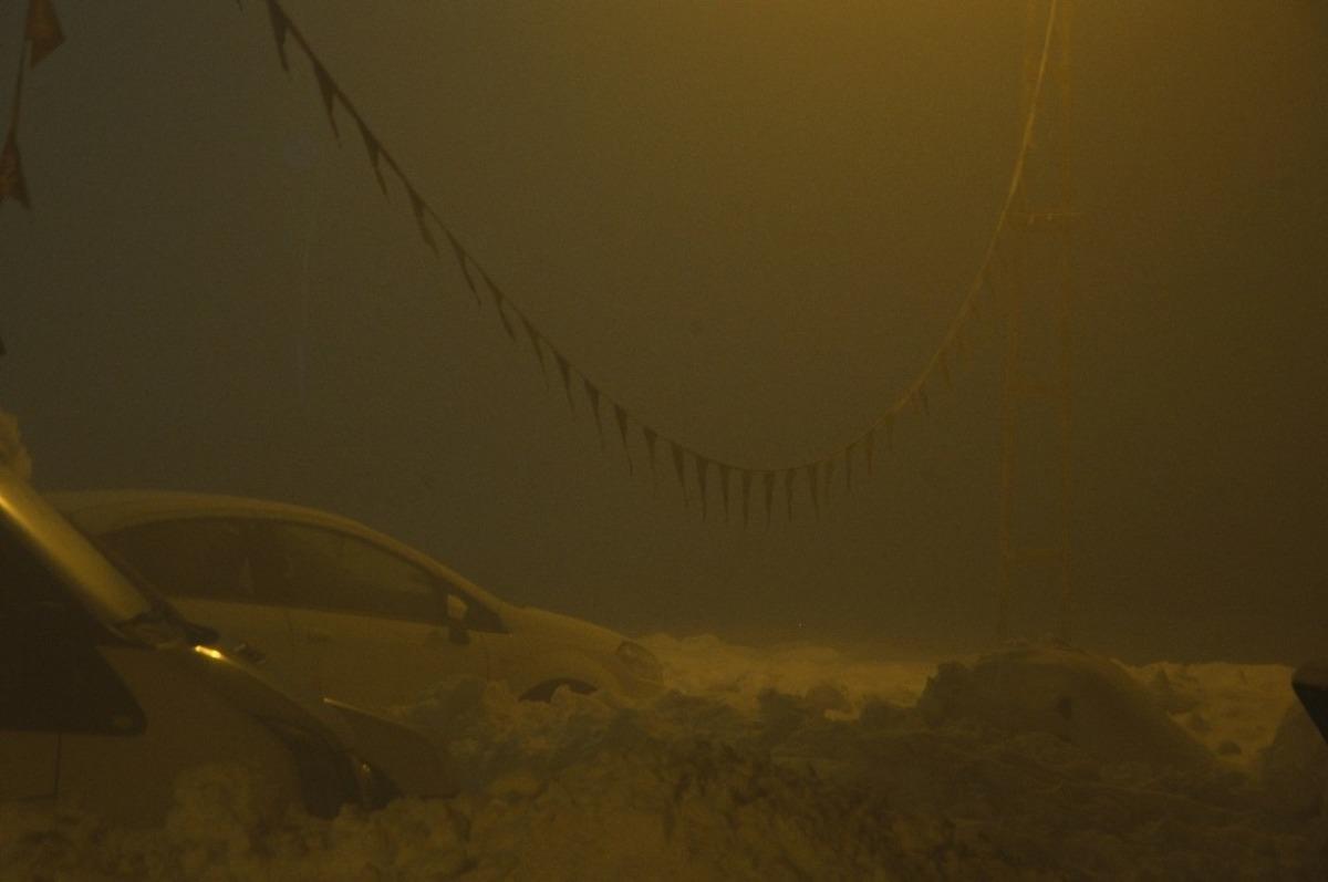 Y&uuml;ksekova&rsquo;da g&ouml;r&uuml;ş mesafesi sıfıra d&uuml;şt&uuml;