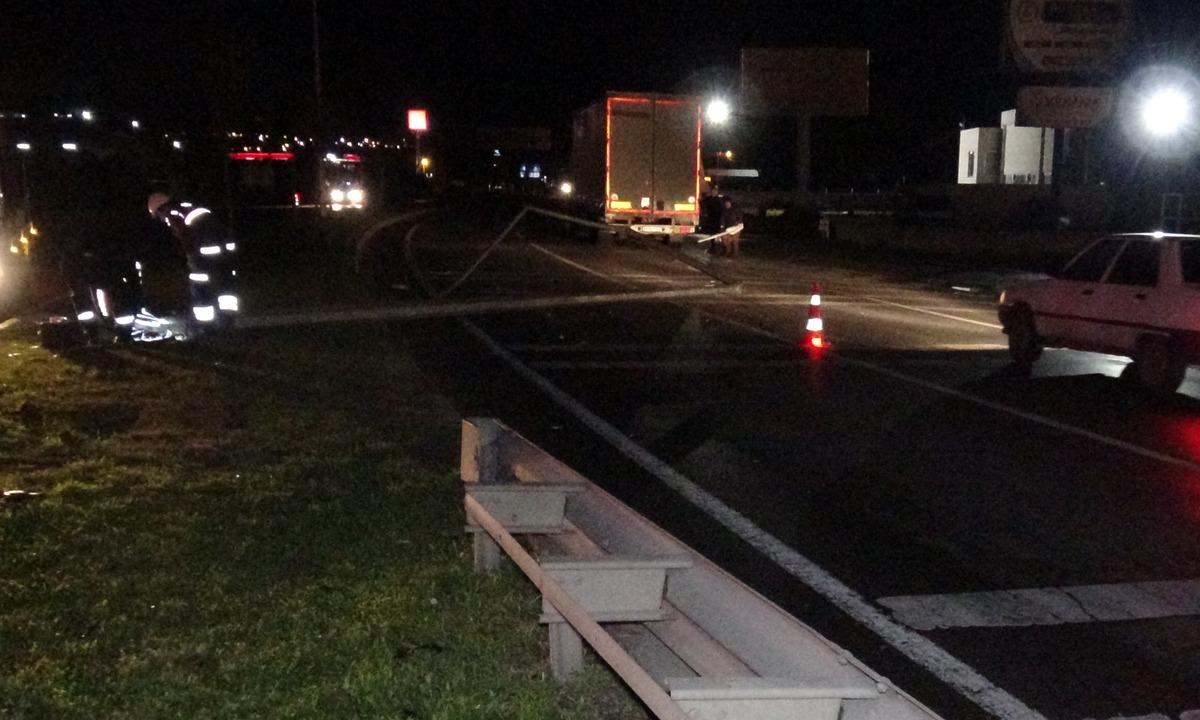 Balıkesir'de facianın eşiğinden d&ouml;n&uuml;ld&uuml;! 3 ara&ccedil; birbirine girdi!