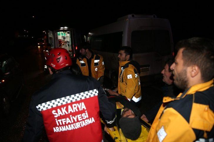 Kontrolden çıkan minibüs devrildi! Ölü ve yaralılar var G1