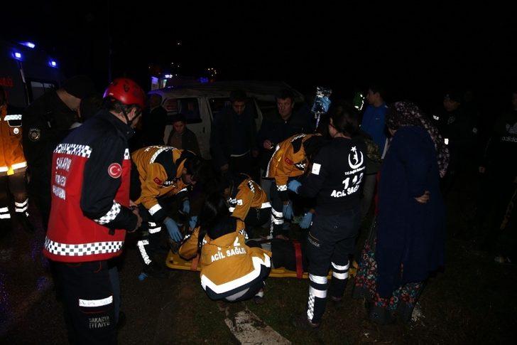 Kontrolden çıkan minibüs devrildi! Ölü ve yaralılar var G3