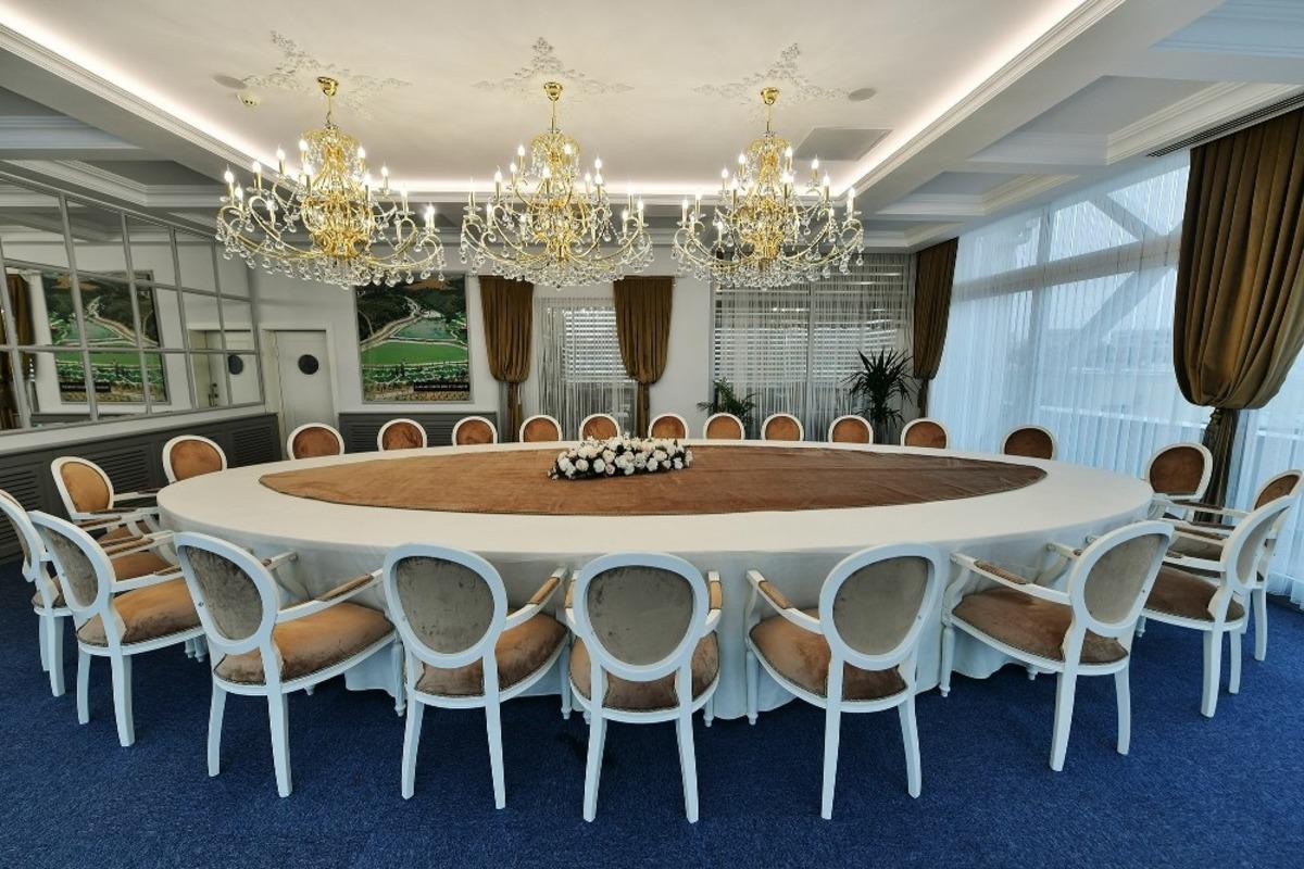 Mamak Belediyesi g&ouml;n&uuml;l sofrası kurdu