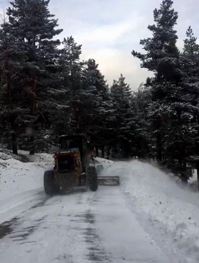 Erzincan’da 49 köy yolu kardan kapandı