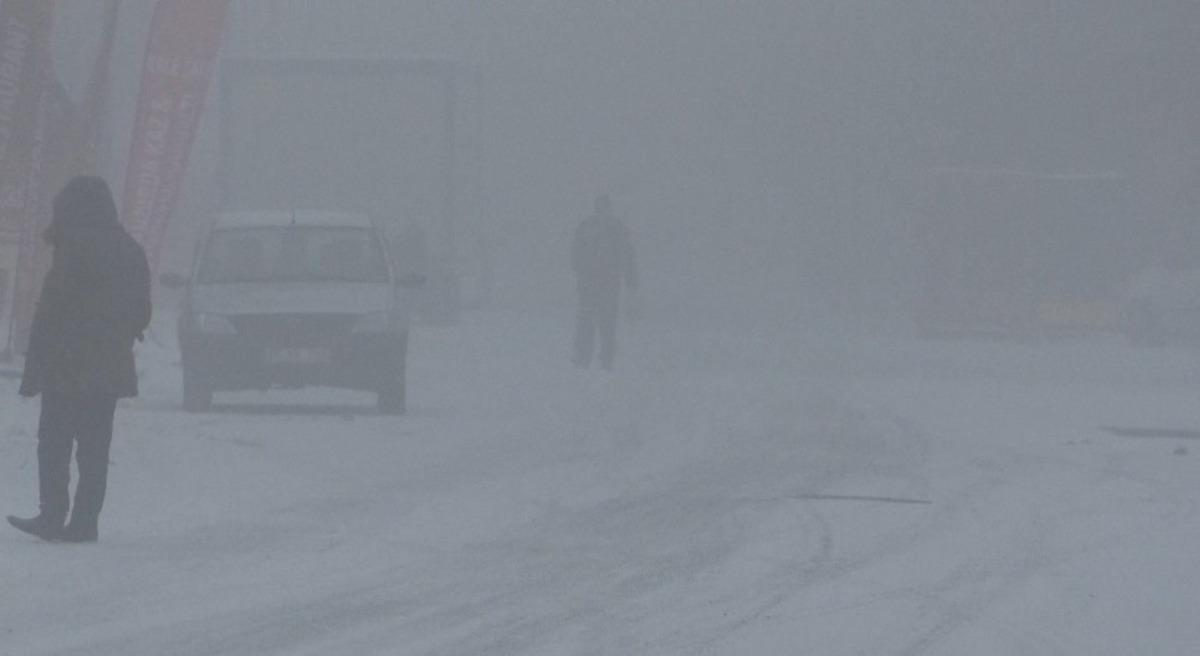 Kars&rsquo;ta yoğun sis etkili oluyor