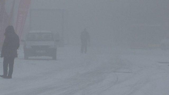 Kars’ta yoğun sis etkili oluyor