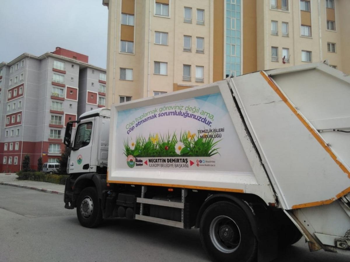 İlkadım&rsquo;da temizlik ara&ccedil;ları &ccedil;i&ccedil;ek a&ccedil;tı