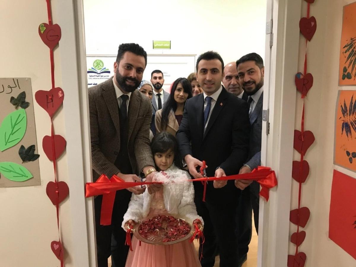 G&ouml;&ccedil; İdaresi M&uuml;d&uuml;r&uuml; Akyıldız uluslararası &ouml;ğrencilerin bilim sergisini a&ccedil;tı