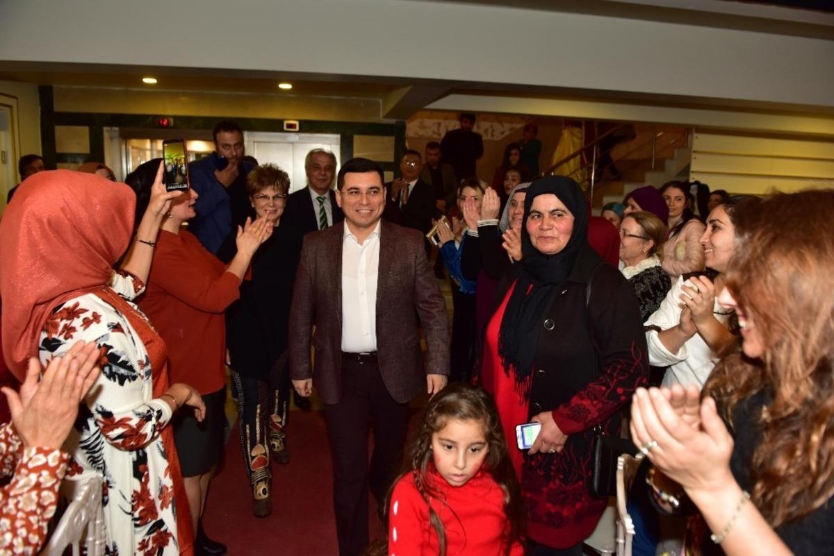 Başkan T&uuml;t&uuml;nc&uuml;: &ldquo;Kadınlar bizim değerlimiz&rdquo;