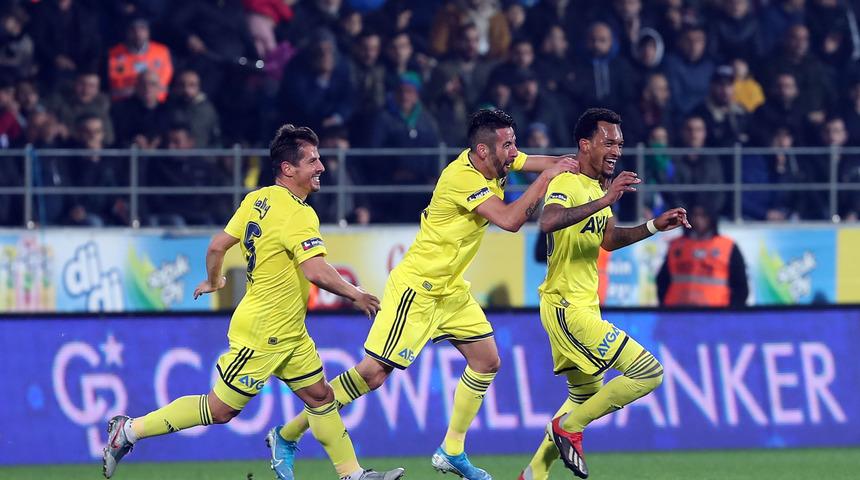 Fenerbahçe, Süper Lig'de ilk yarıyı umutlu tamamladı