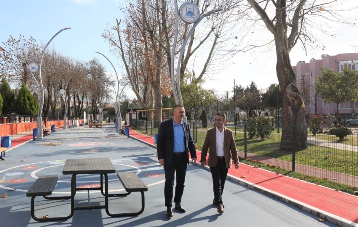 Adapazarı&rsquo;nın 39 mahallesinde &ccedil;ocuk ve spor parkları tamamlandı