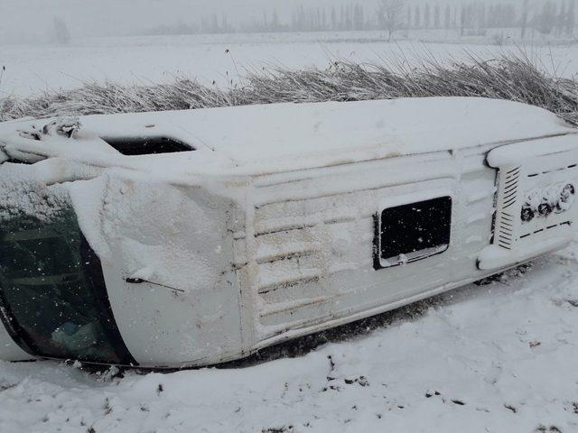 Konya’da öğretmenleri taşıyan minibüs devrildi: 15 yaralı