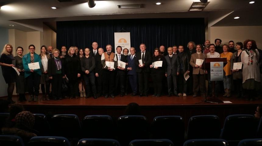 &Ouml;ğr. G&ouml;r. Dr. Sezer resim &ouml;d&uuml;l&uuml;ne layık g&ouml;r&uuml;ld&uuml;