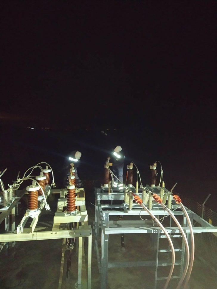 GÜNCELLEME - Marmara Adası'nda elektrik kesintisine yol açan kablo arızasının yeri belirlendi G2