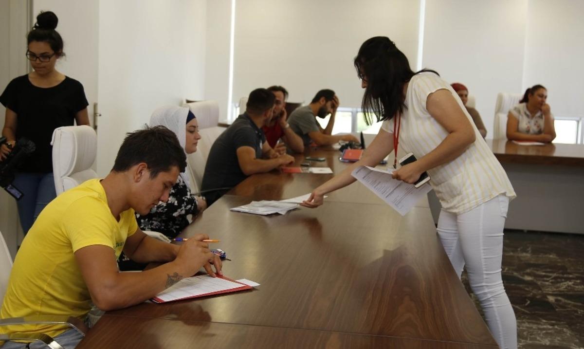 D&ouml;şemealtı Belediyesi&rsquo;nin İşkur Masası işverenle iş&ccedil;iyi buluşturuyor