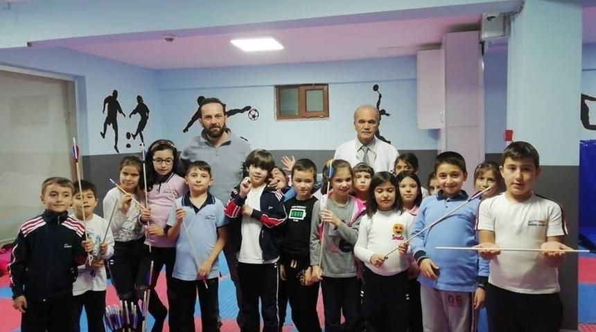 &Ouml;ğrencilere ok&ccedil;uluk eğitimi