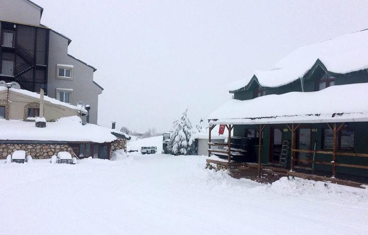 Antalya'nın yüksek ilçelerinde kar yağışı  G3