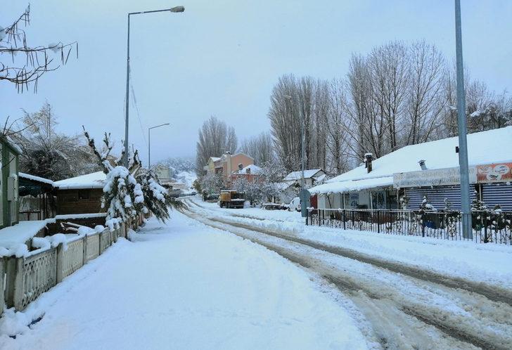 Antalya'nın yüksek ilçelerinde kar yağışı  G5