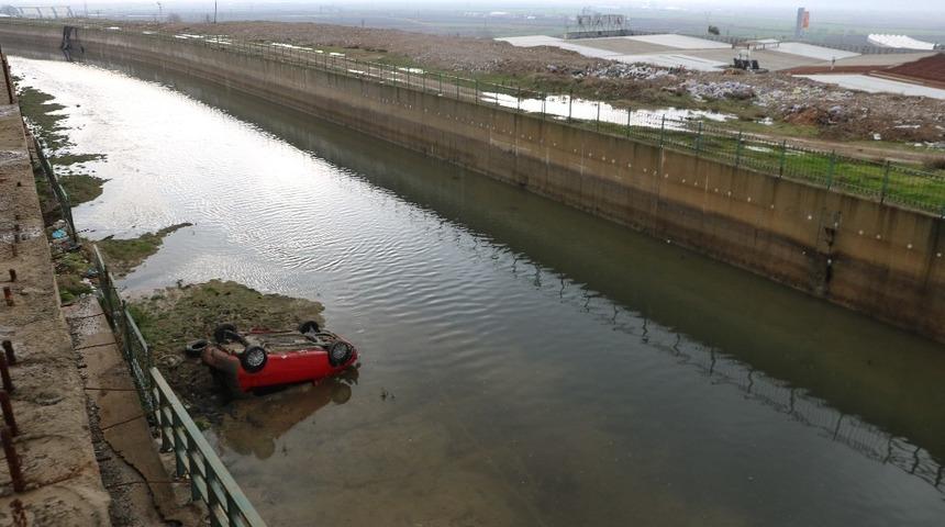 Otomobil kanala u&ccedil;tu: 1 yaralı