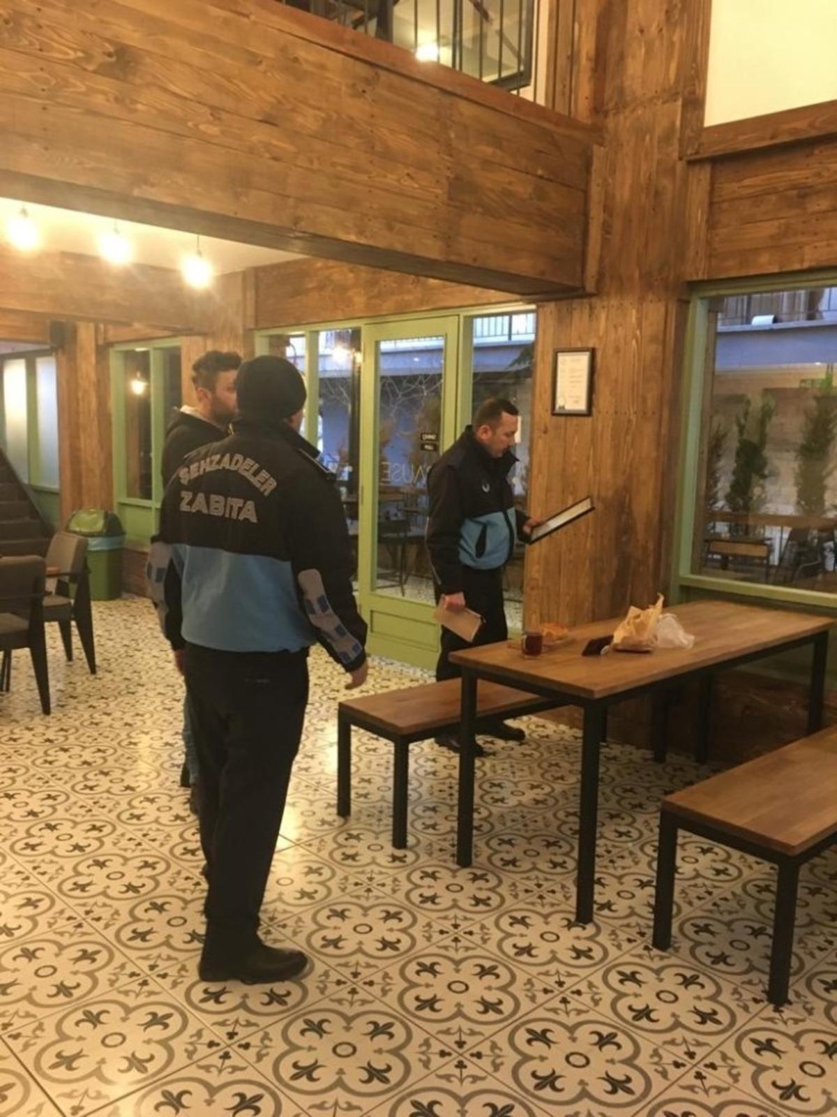 Şehzadeler ve Yunusemre zabıtalarından yılbaşı denetimi