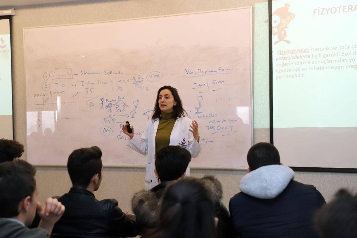 SANKO &Uuml;niversitesi, liselileri bilgilendirmeye devam ediyor