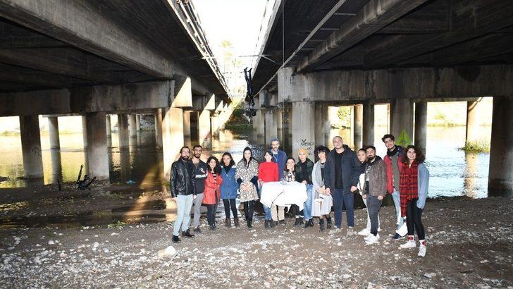 MEÜ öğrencileri, Müftü Köprüsü altında sergi açtı G4