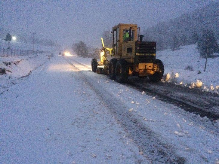 Mersin'de 5 kilometre yürüyerek kar esaretinden kurtuldular G3