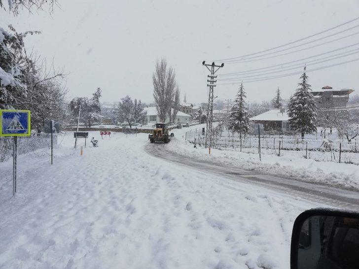 Mersin'de 5 kilometre yürüyerek kar esaretinden kurtuldular G5