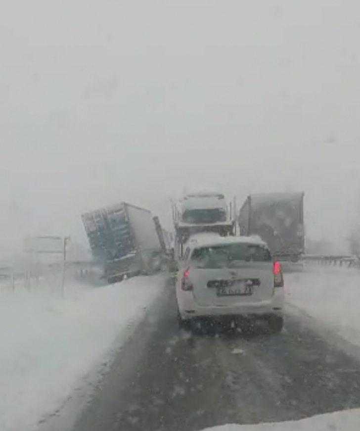 TIR'lar kaza yaptı, Bursa-Ankara karayolu ulaşıma kapandı G1