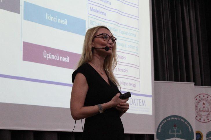 570 rehber öğretmene PDR eğitimi verildi G3